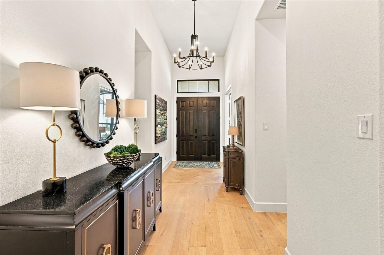 2432 Casia Lndg - Photo 5 of 40