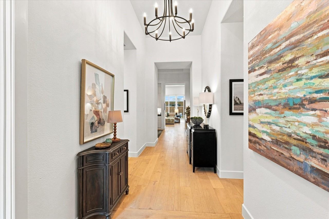 2432 Casia Lndg - Photo 7 of 40
