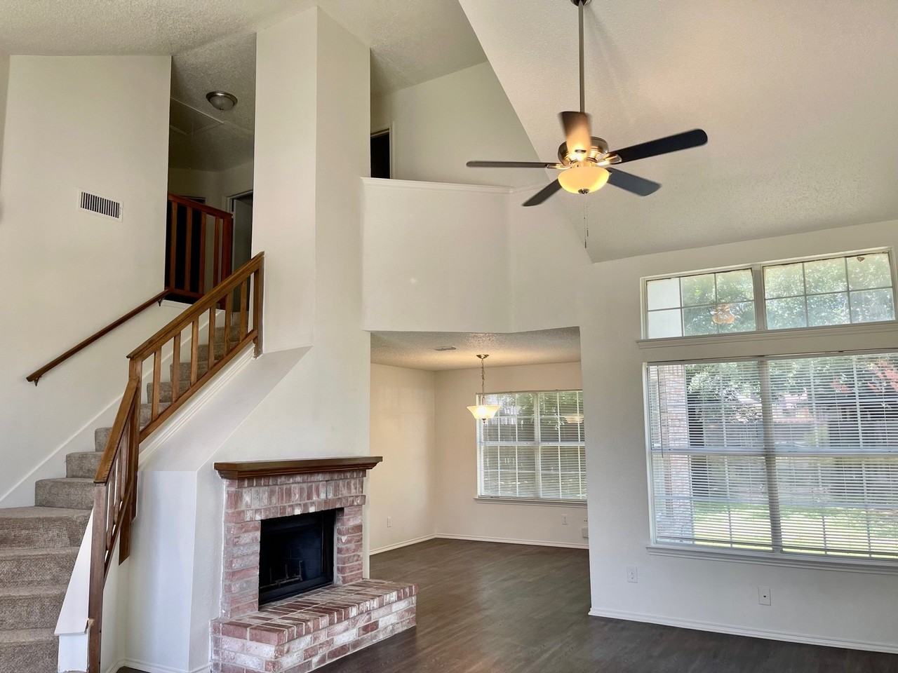 5202 Sherburne Dr - Photo 2 of 21