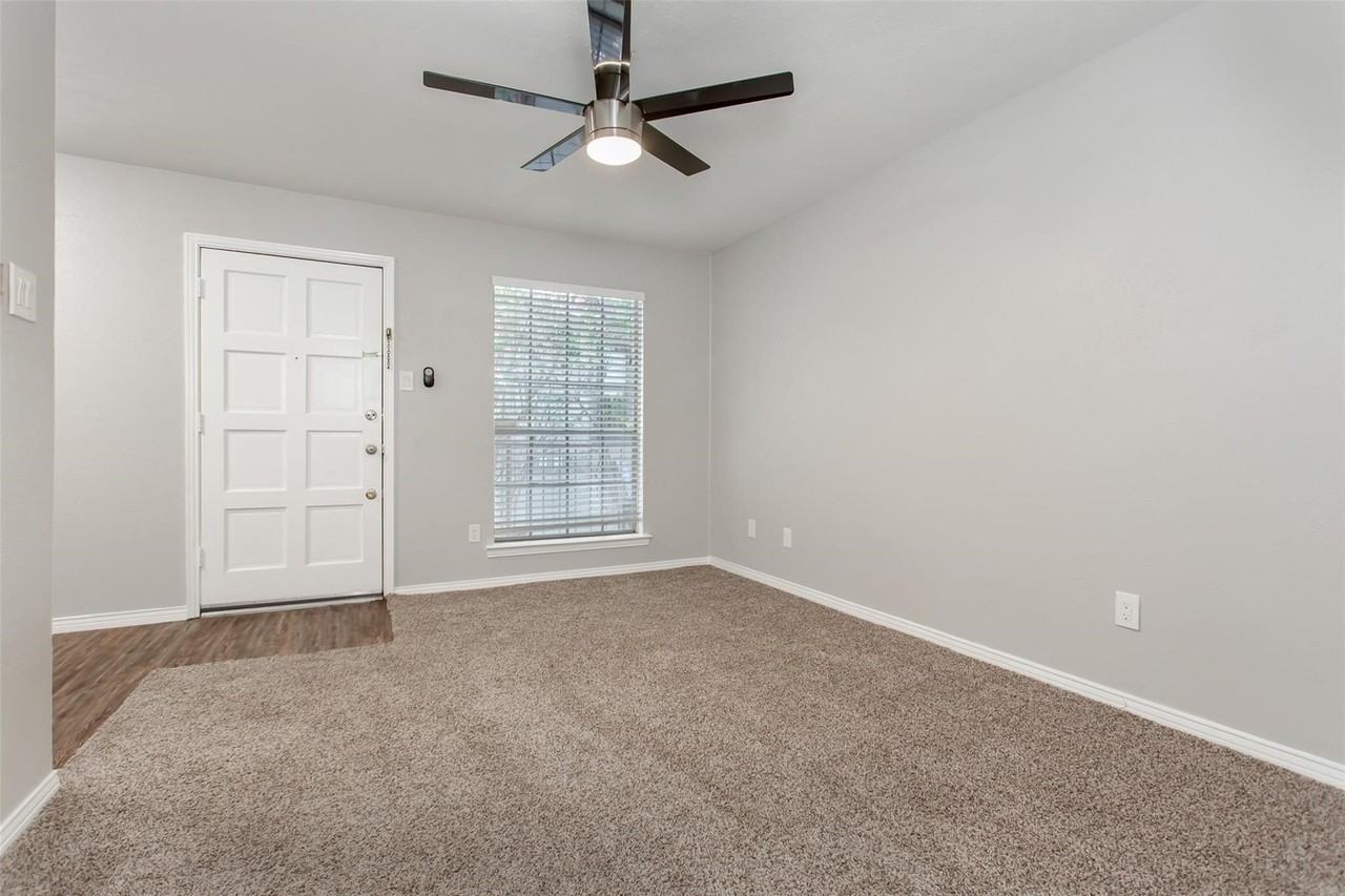 4319 Mckinney Ave #203 - Photo 6 of 19