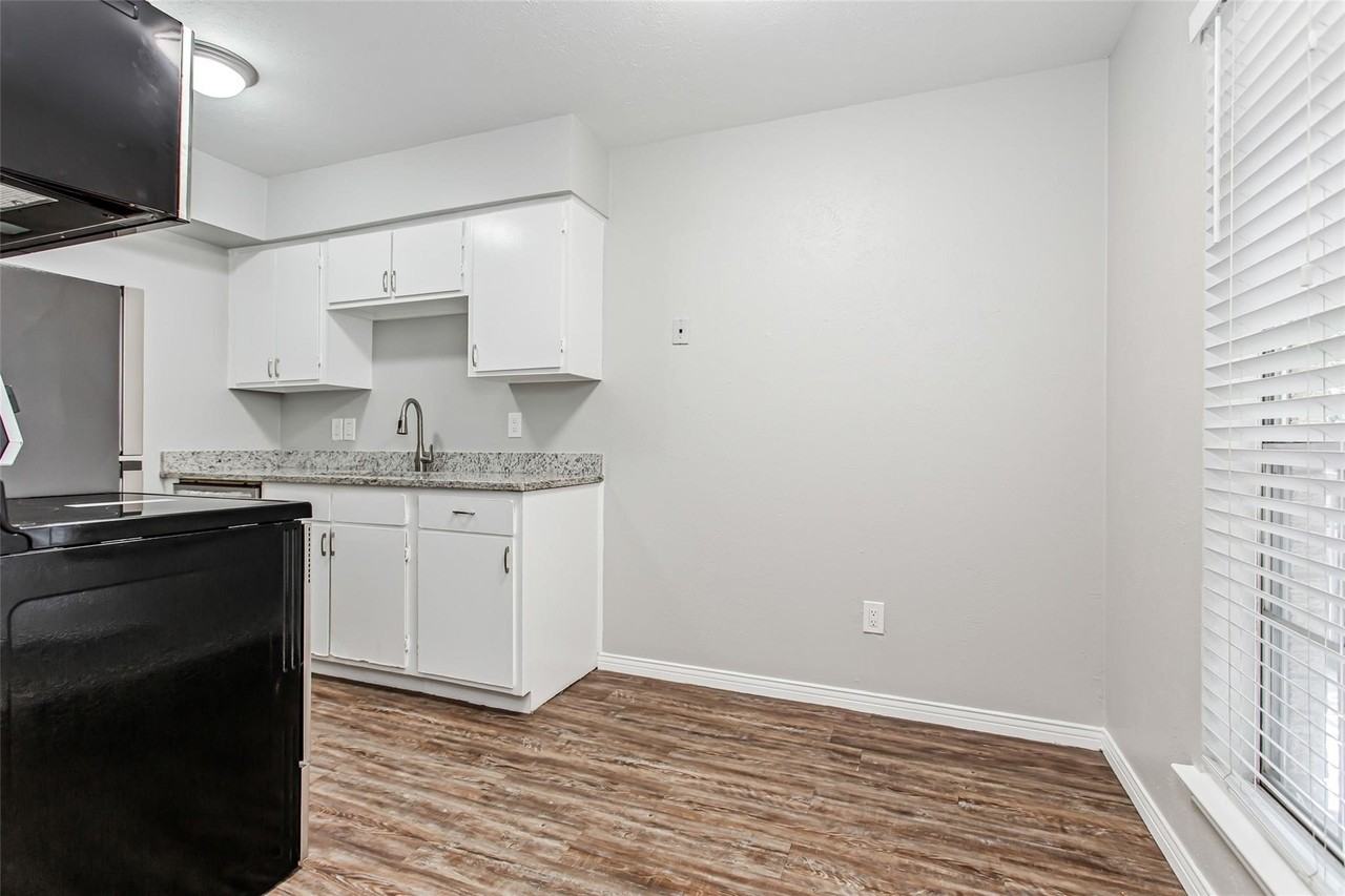 4319 Mckinney Ave #203 - Photo 7 of 19