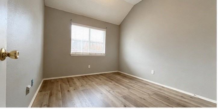 8201 Pacific St - Photo 3 of 27