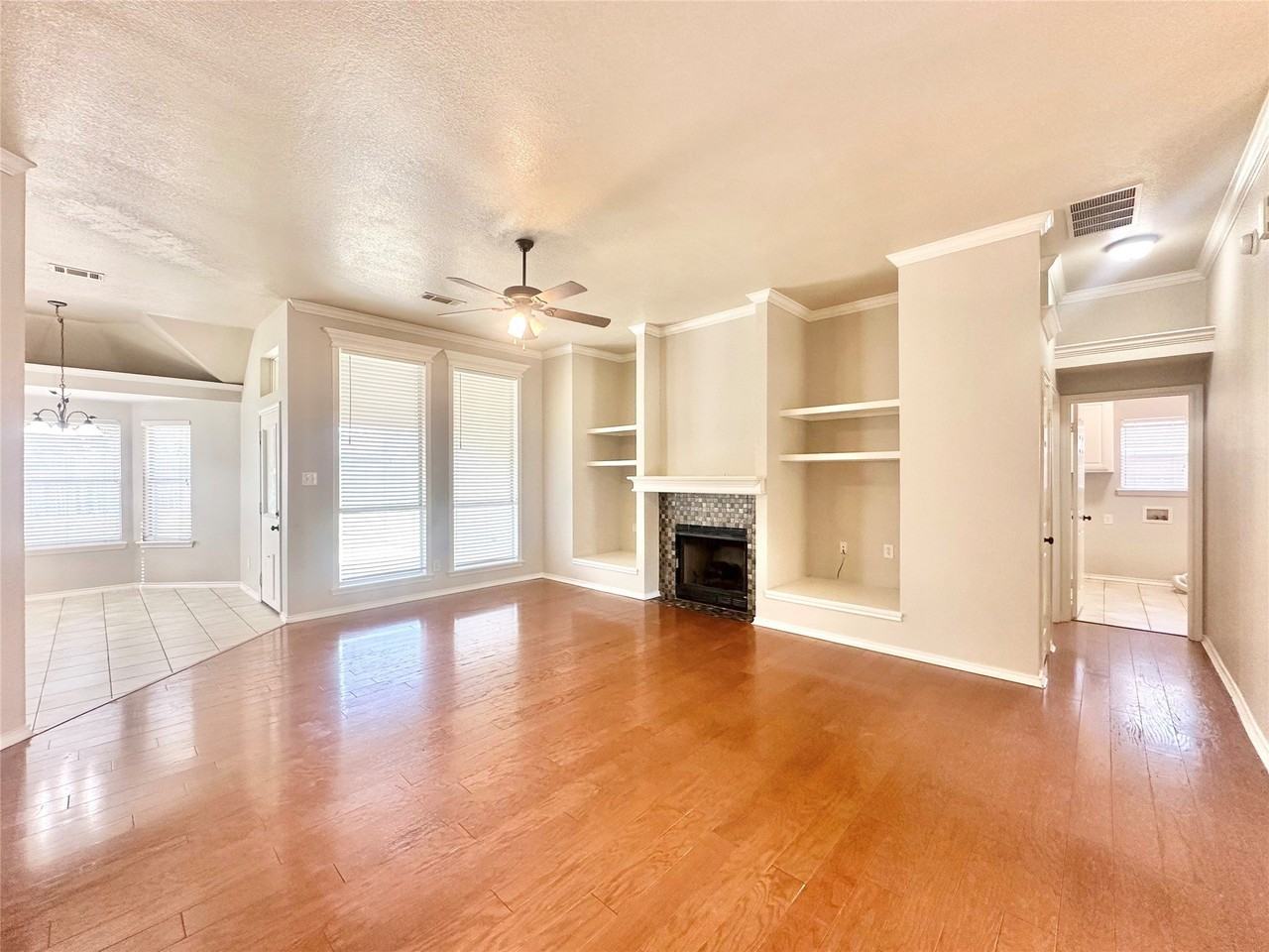 1806 Sand Stone Dr - Photo 3 of 20