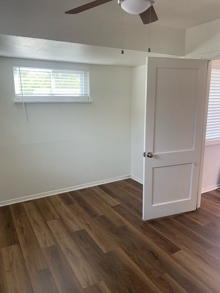 517 Hawthorne St - Photo 6 of 15