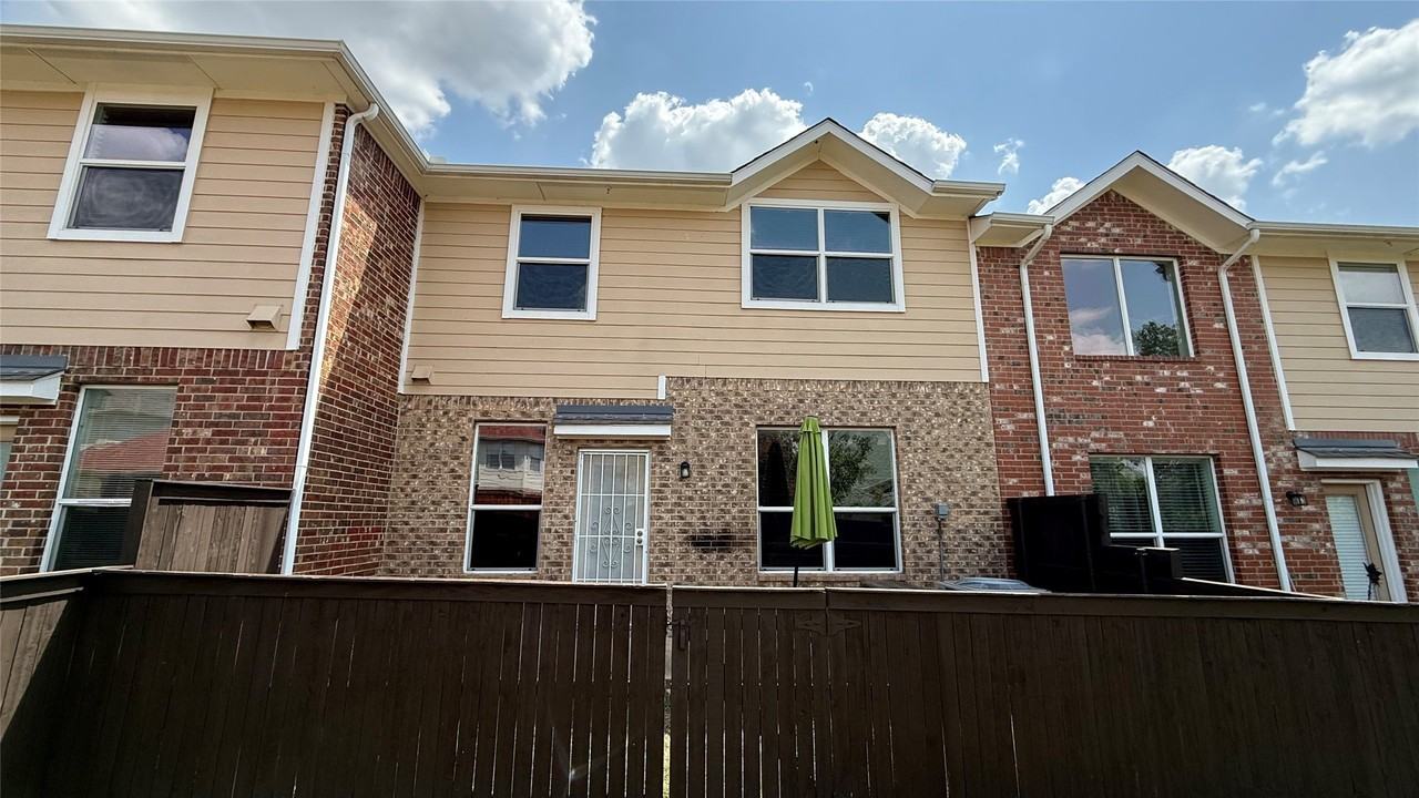 4651 Penelope Ln