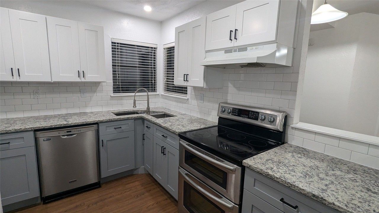415 Liberty Pl - Photo 6 of 16