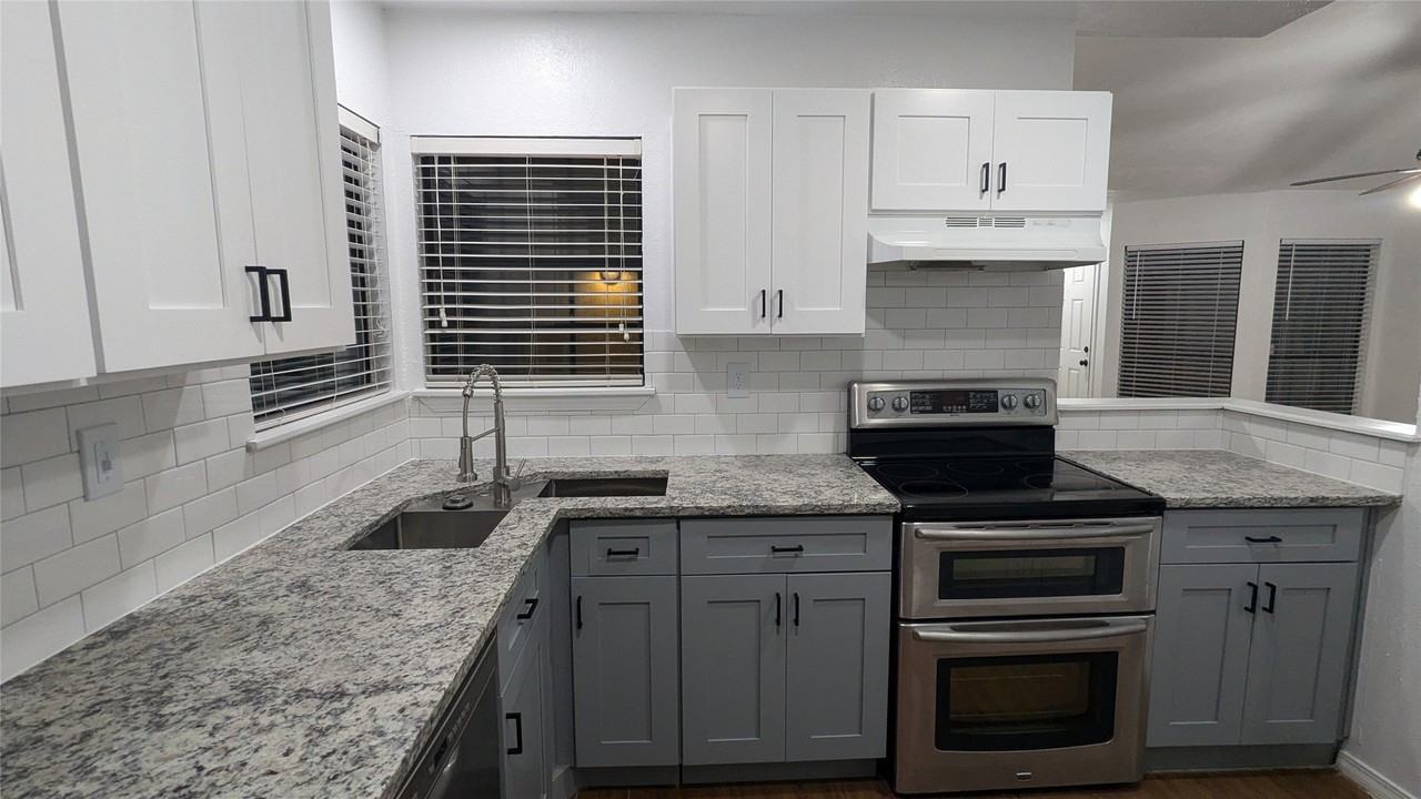 415 Liberty Pl - Photo 7 of 16