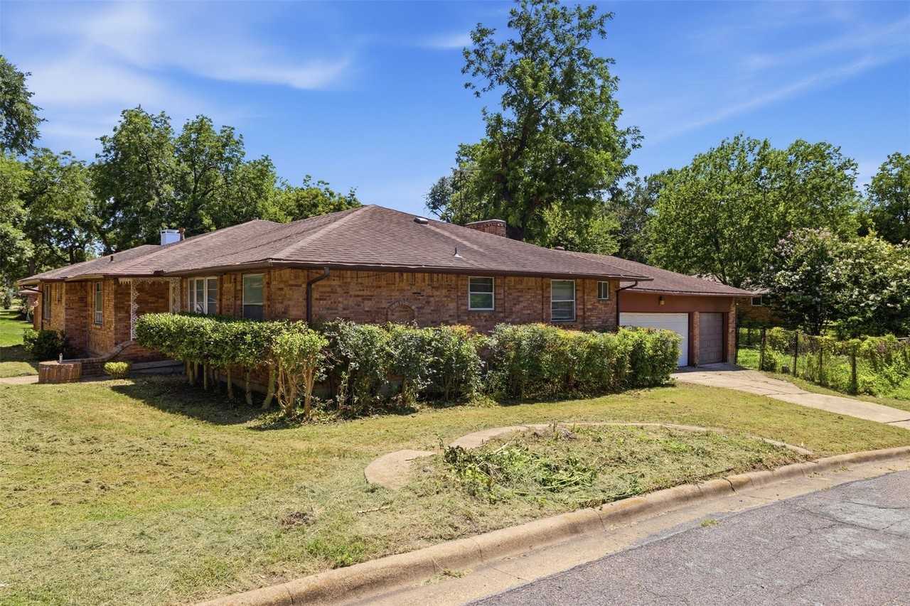 6607 Autumn Woods Trl - Photo 2 of 29