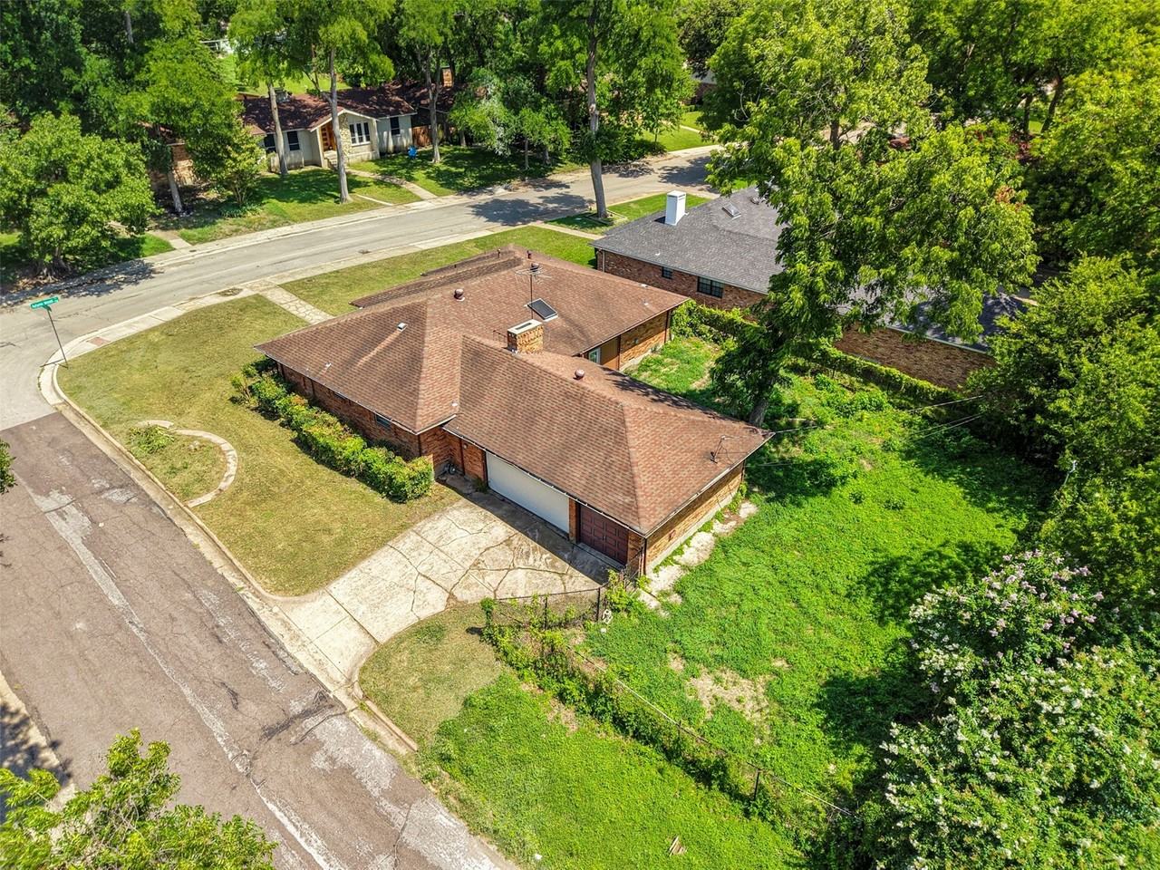 6607 Autumn Woods Trl - Photo 3 of 29