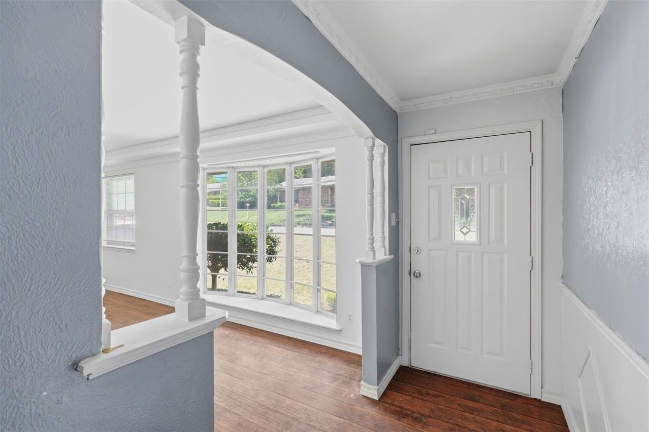 6607 Autumn Woods Trl - Photo 4 of 29