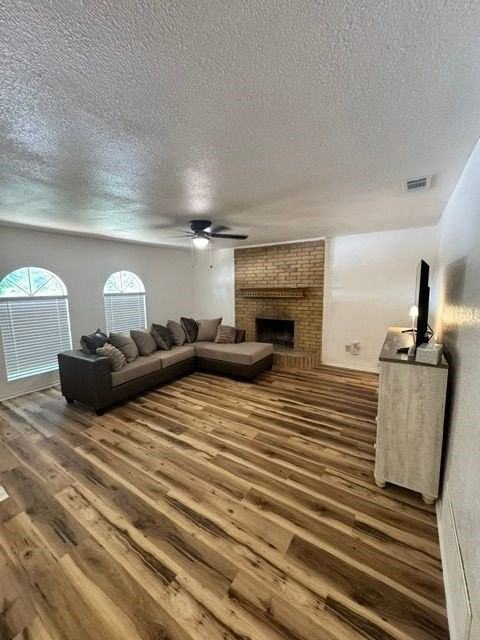 935 Minter Ln #937 - Photo 2 of 15