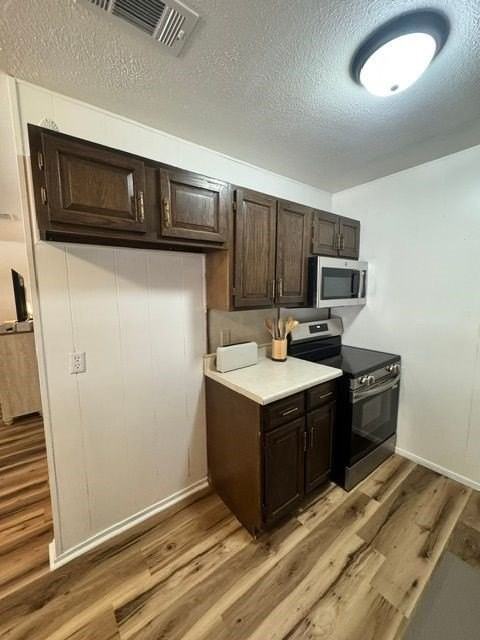 935 Minter Ln #937 - Photo 5 of 15