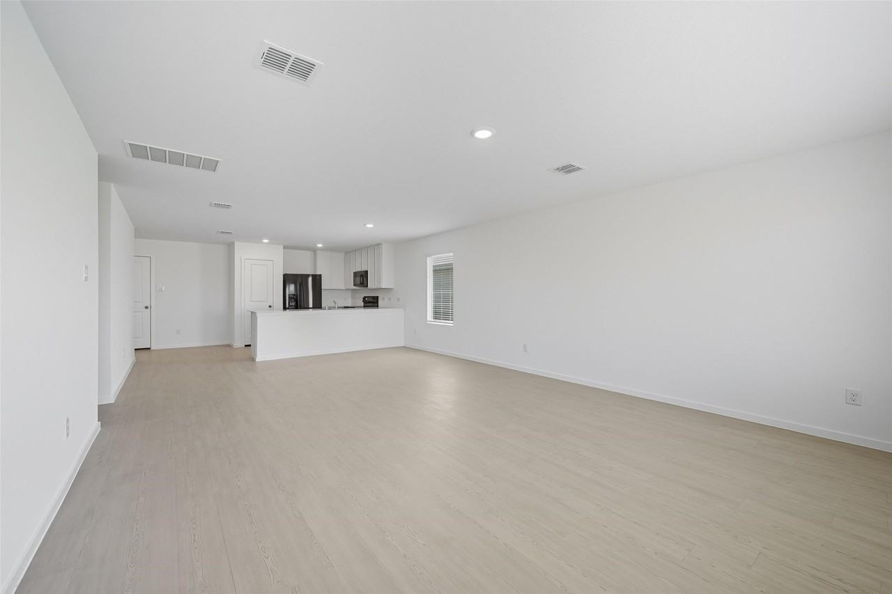 638 Montclair Ave - Photo 2 of 19