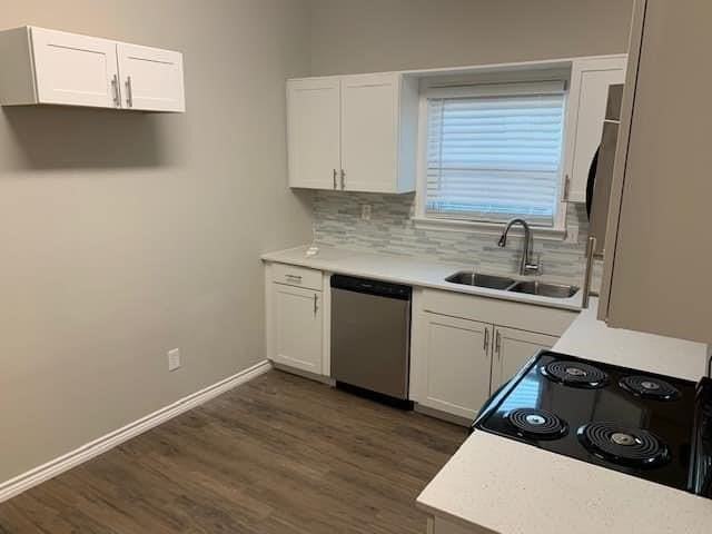 821 W Day St #823 - Photo 3 of 14