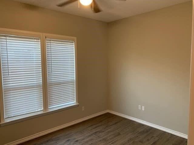 821 W Day St #823 - Photo 6 of 14
