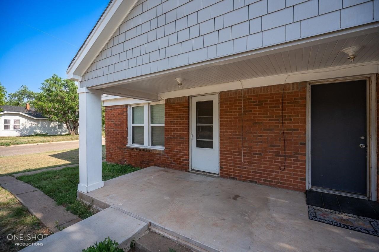 2744 Russell Ave - Photo 2 of 26
