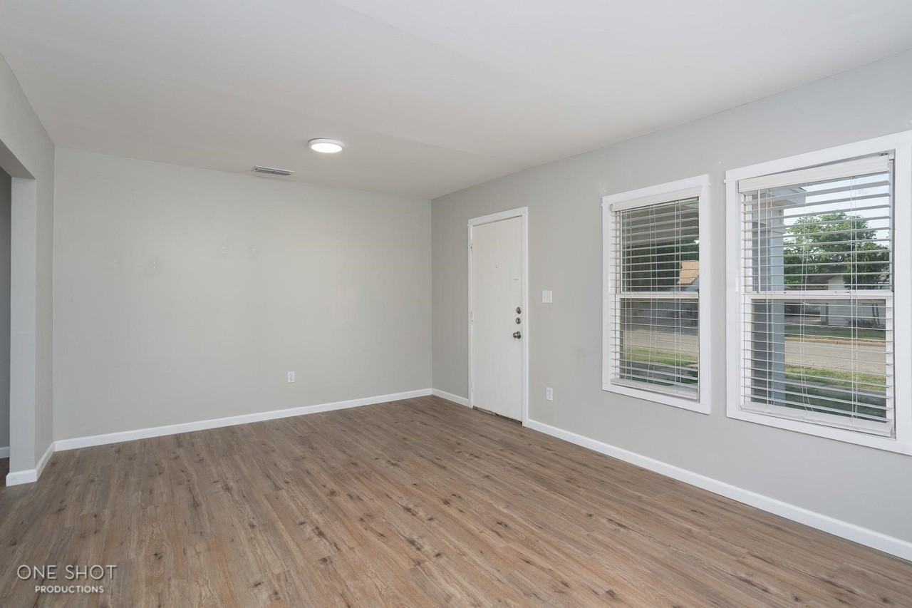 2744 Russell Ave - Photo 3 of 26