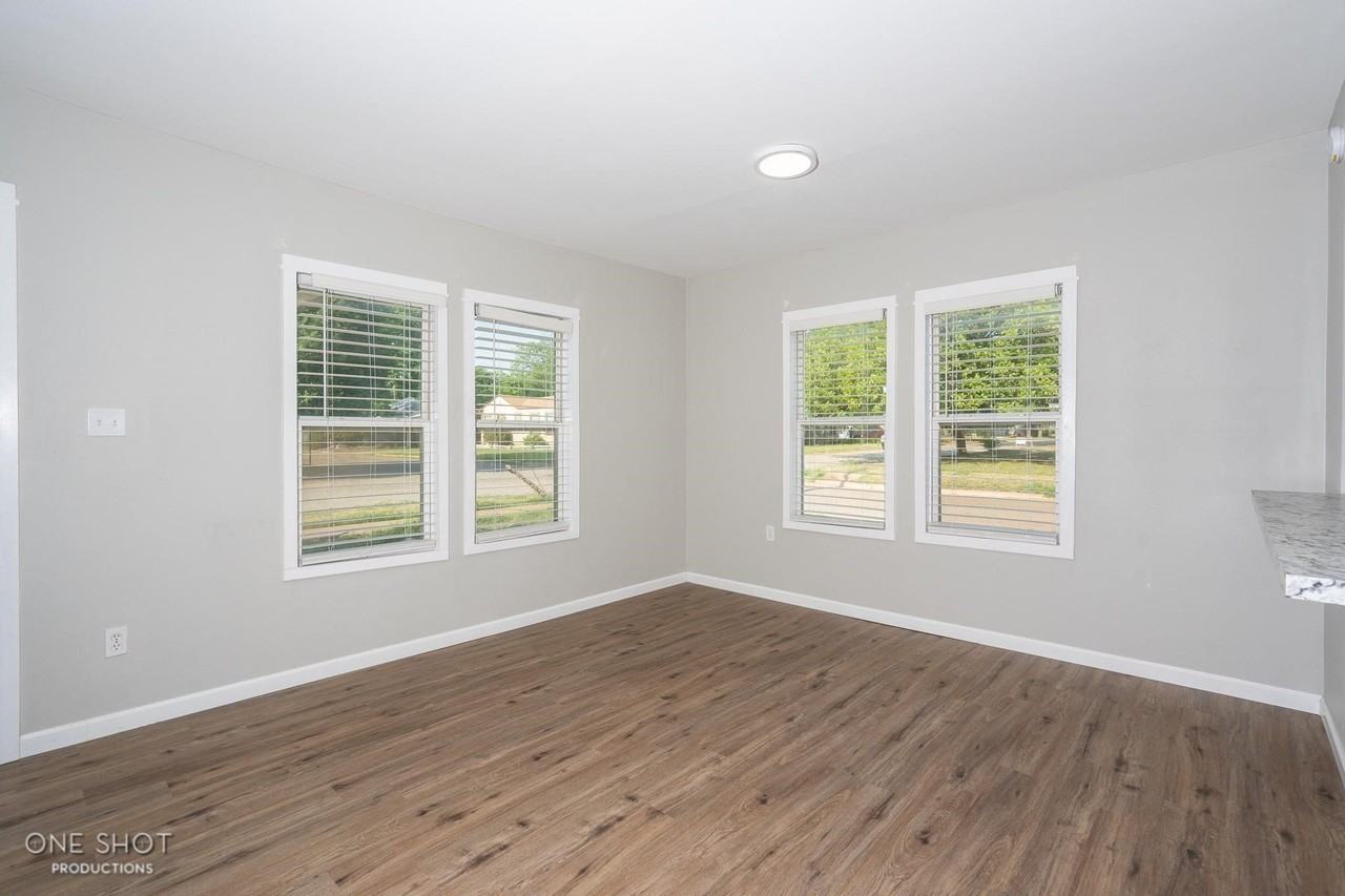 2744 Russell Ave - Photo 6 of 26