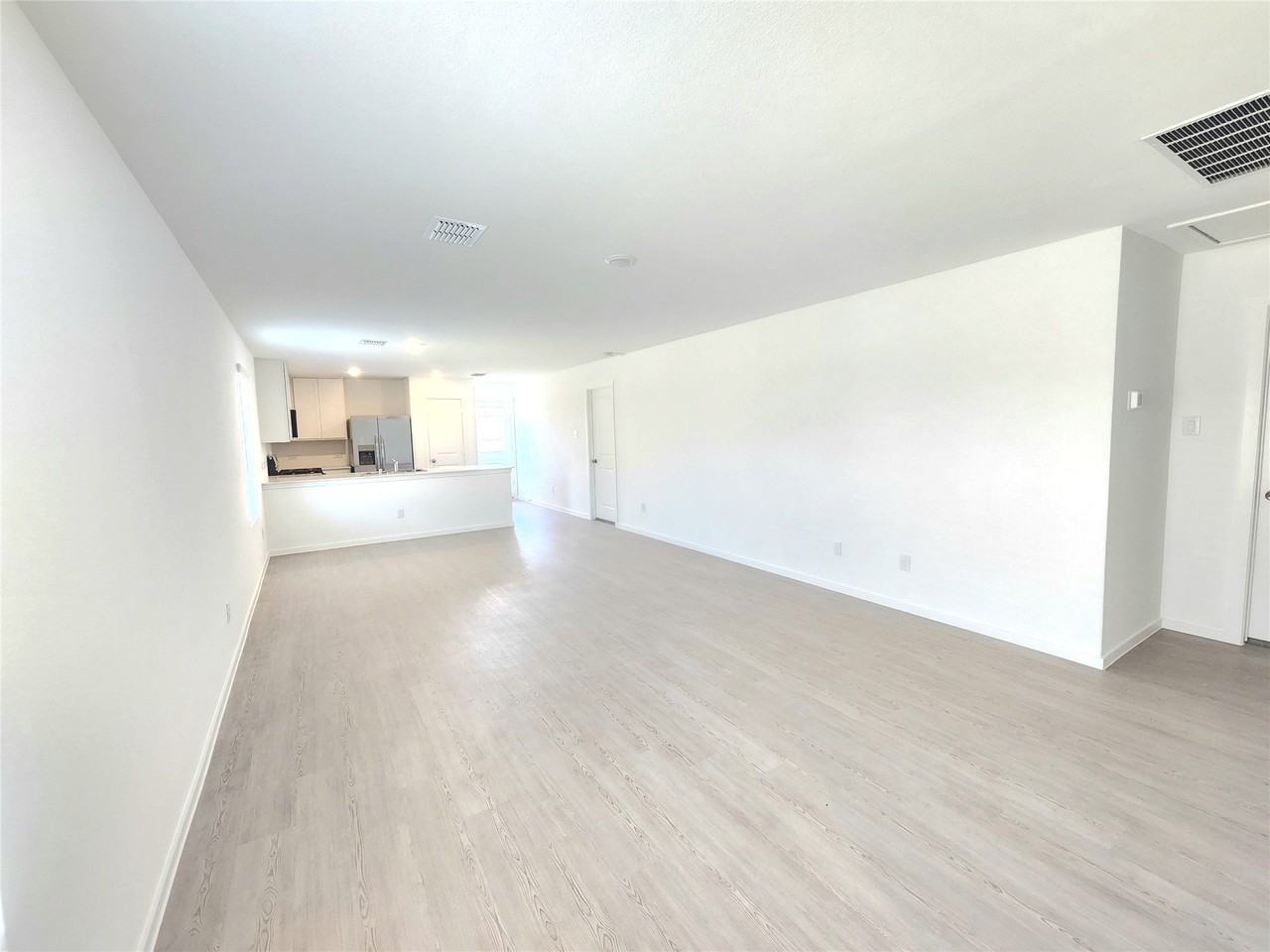 2213 Neyland Dr - Photo 2 of 14