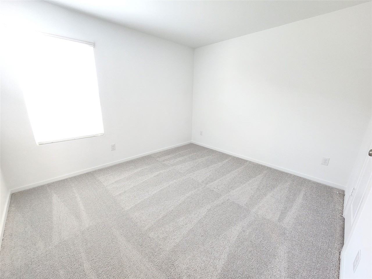 2213 Neyland Dr - Photo 6 of 14