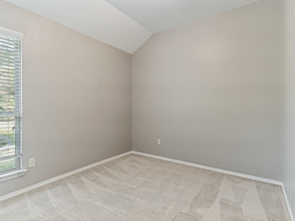 1101 Kaufman Rd - Photo 7 of 12