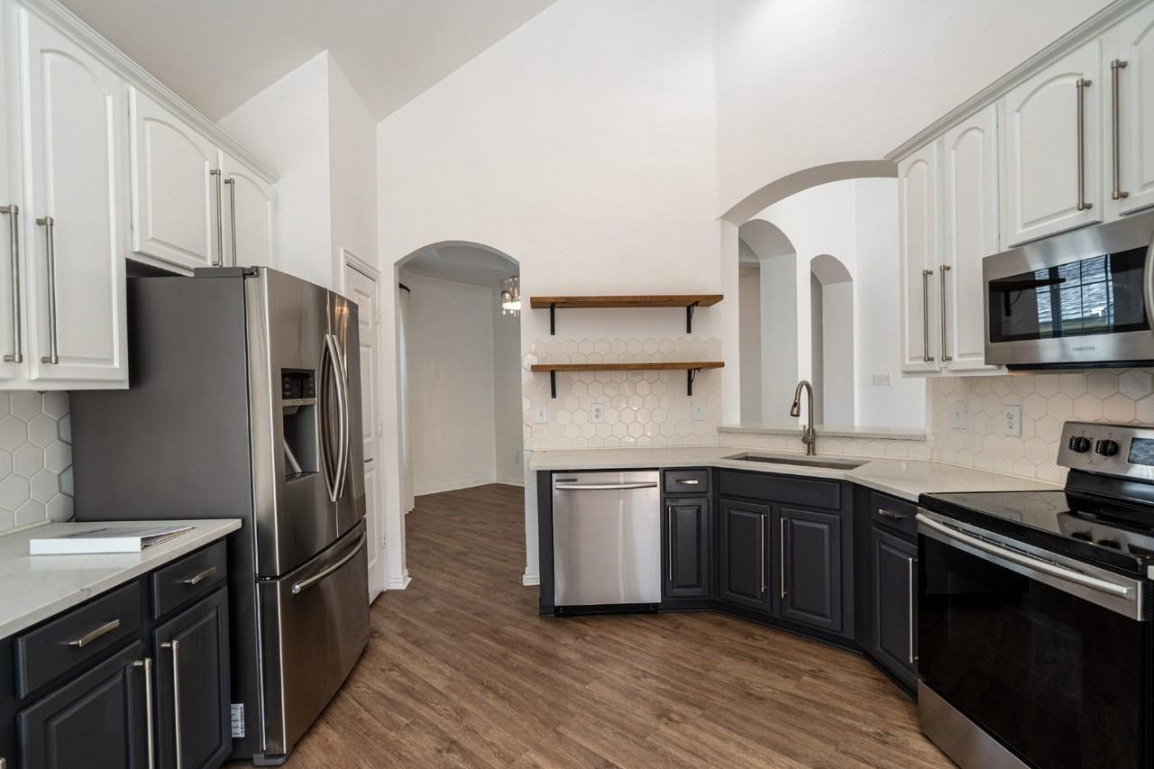5022 Enclave Ct - Photo 3 of 21