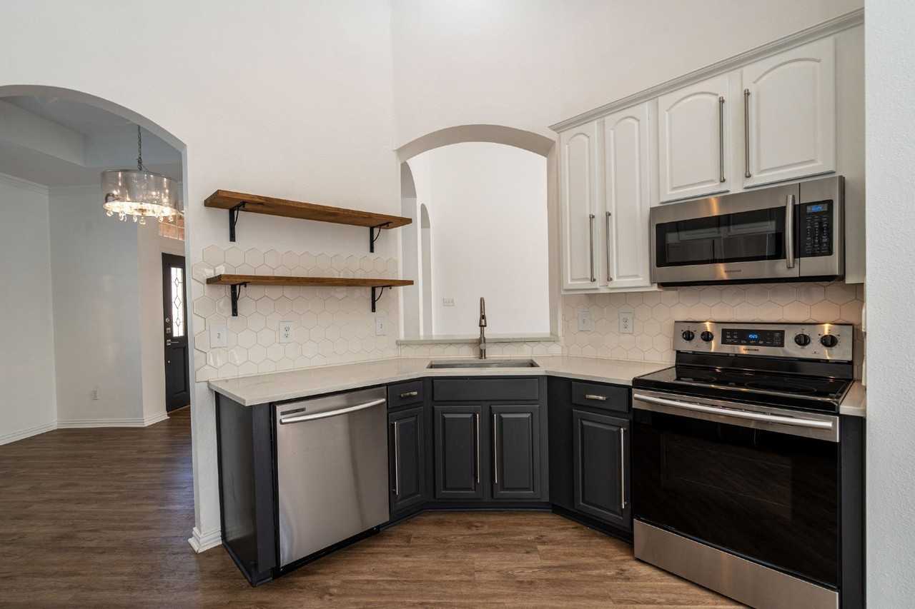 5022 Enclave Ct - Photo 4 of 21