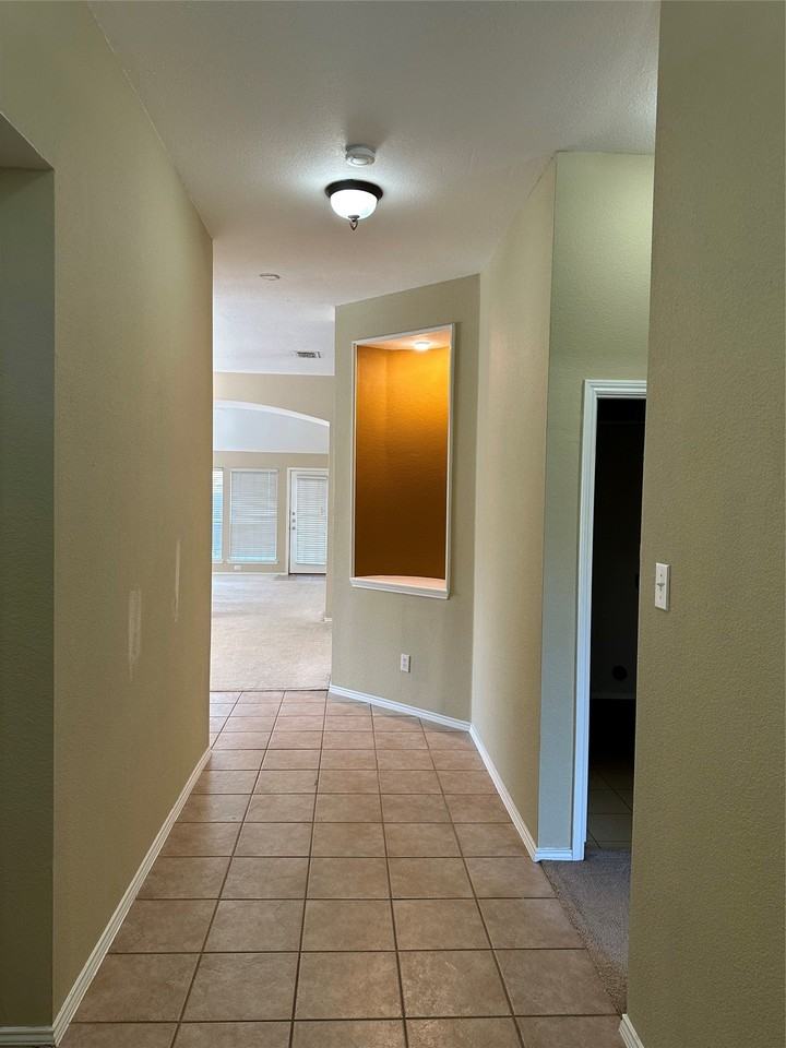 10701 Nashville Dr - Photo 2 of 24