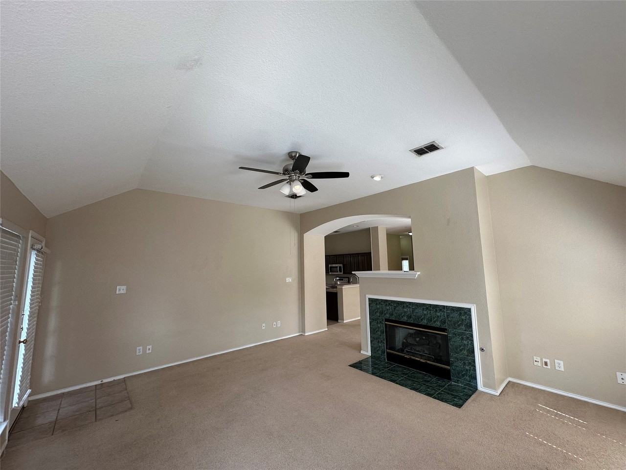 10701 Nashville Dr - Photo 3 of 24