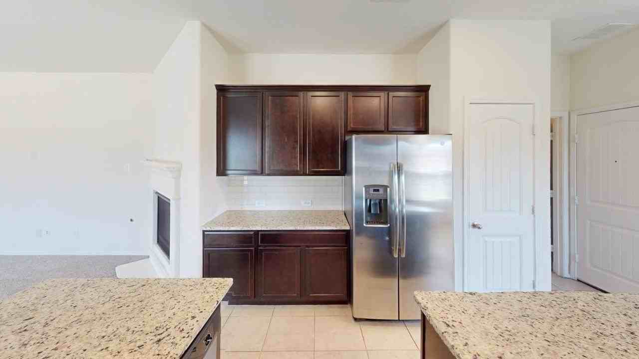 1235 Acmite Ave - Photo 4 of 18