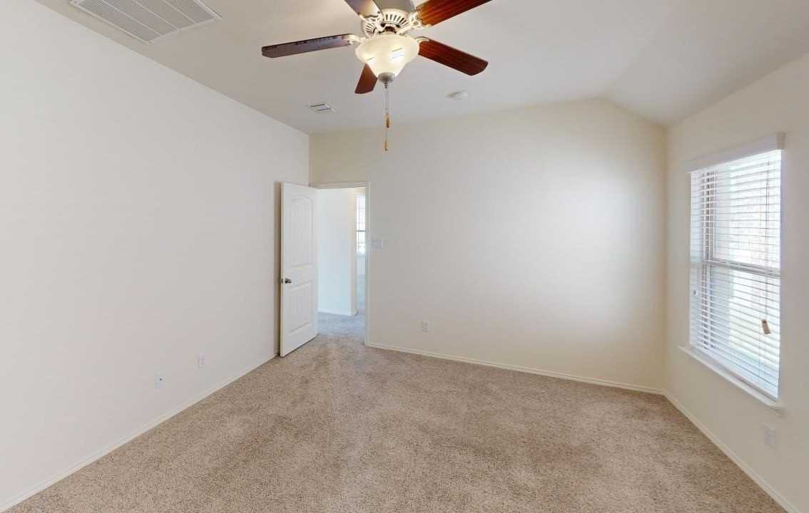 1235 Acmite Ave - Photo 7 of 18
