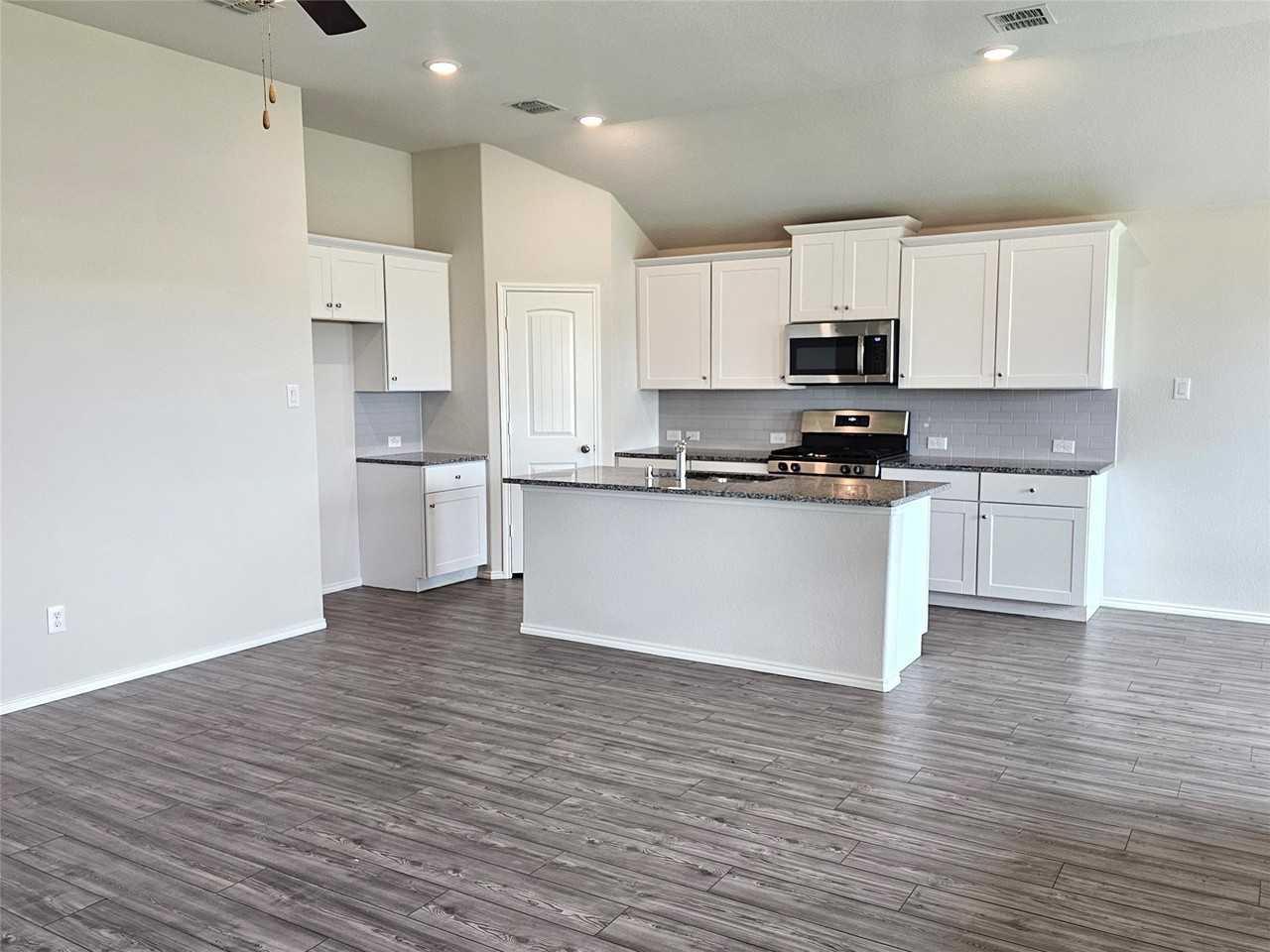 4529 Ashmark Rd - Photo 5 of 22