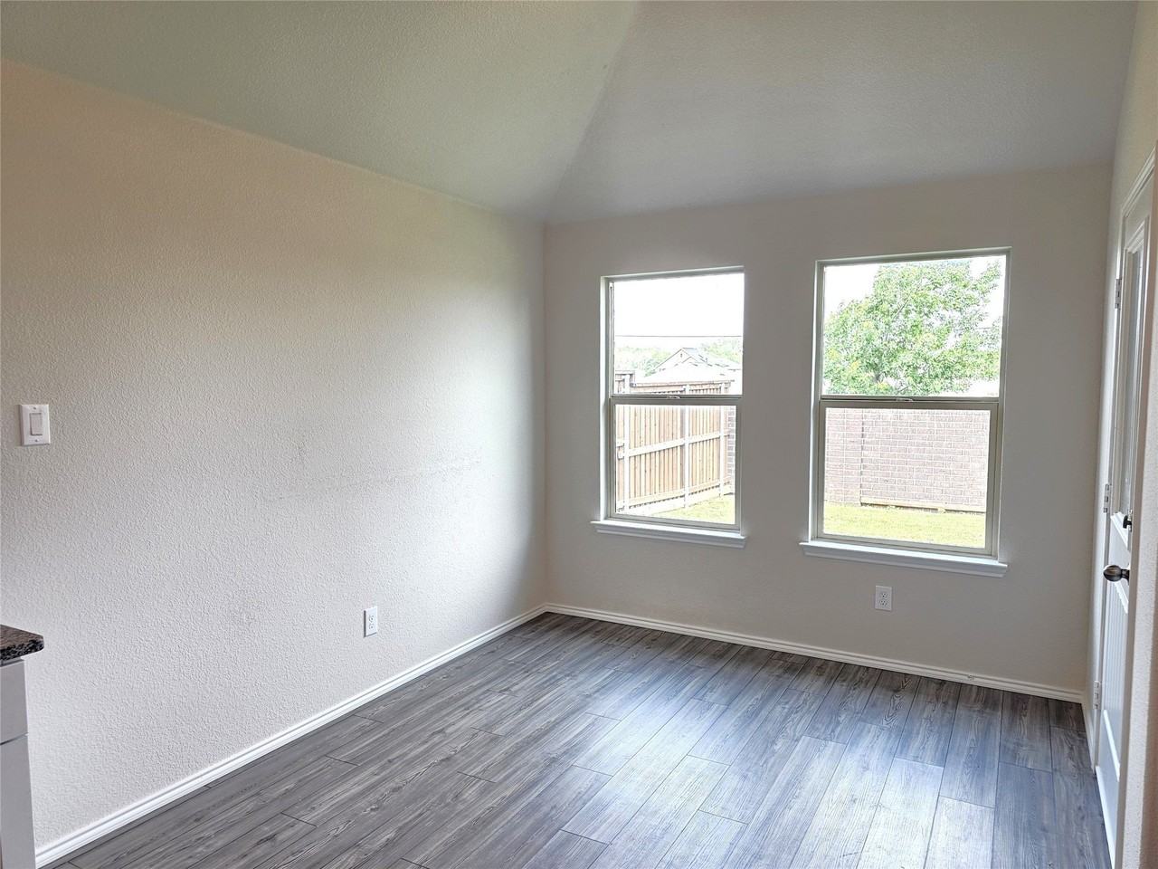 4529 Ashmark Rd - Photo 6 of 22