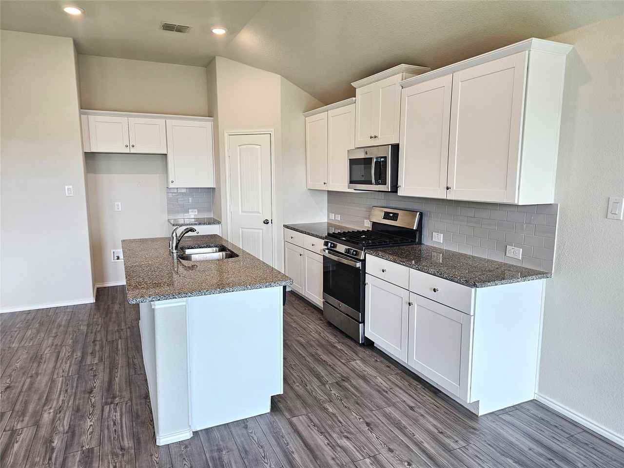4529 Ashmark Rd - Photo 7 of 22