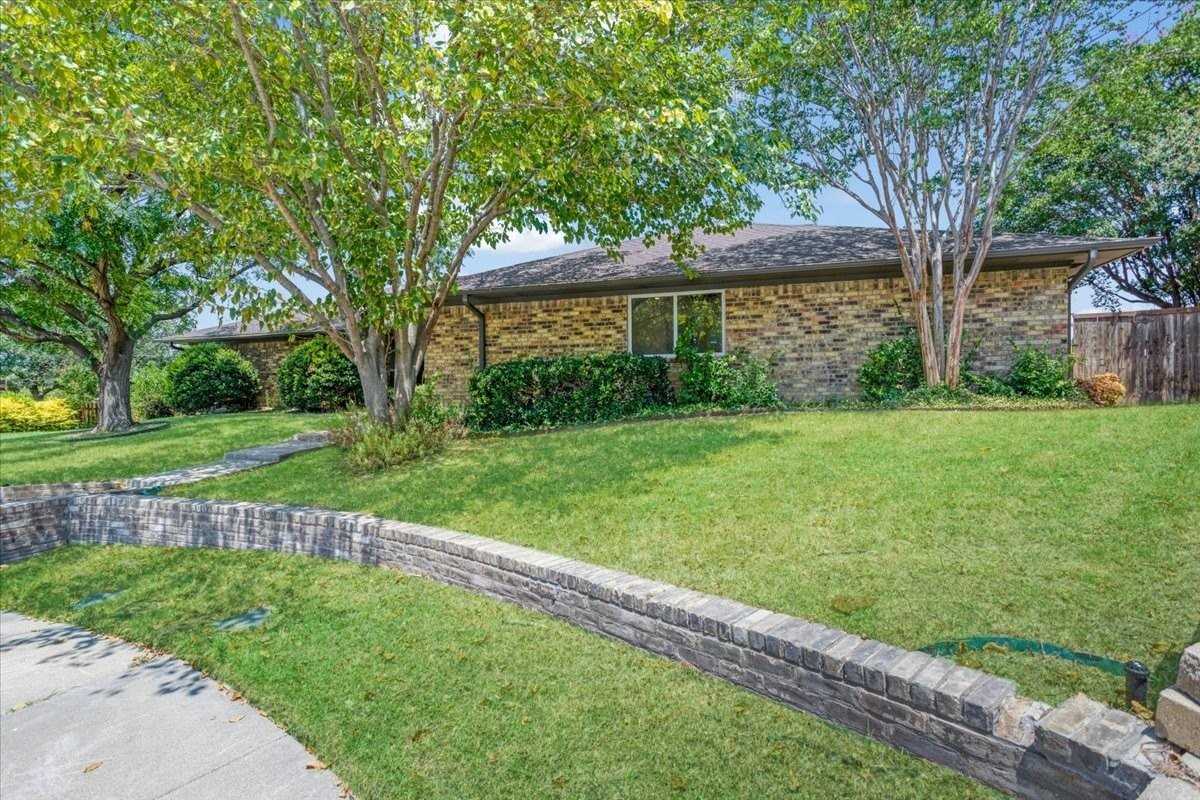 2149 Willow Pl #B - Photo 3 of 24