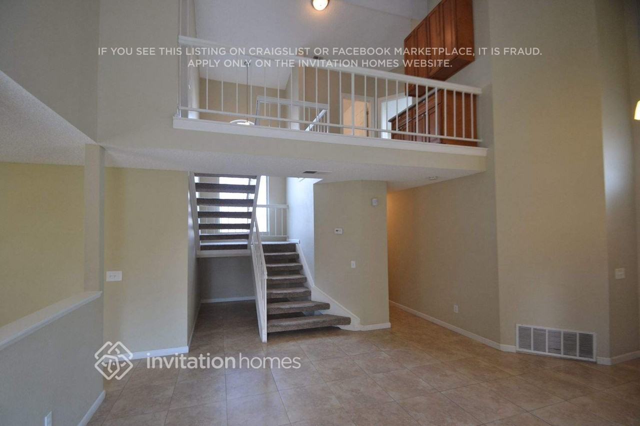 16371 Hazelwood Ct - Photo 3 of 10