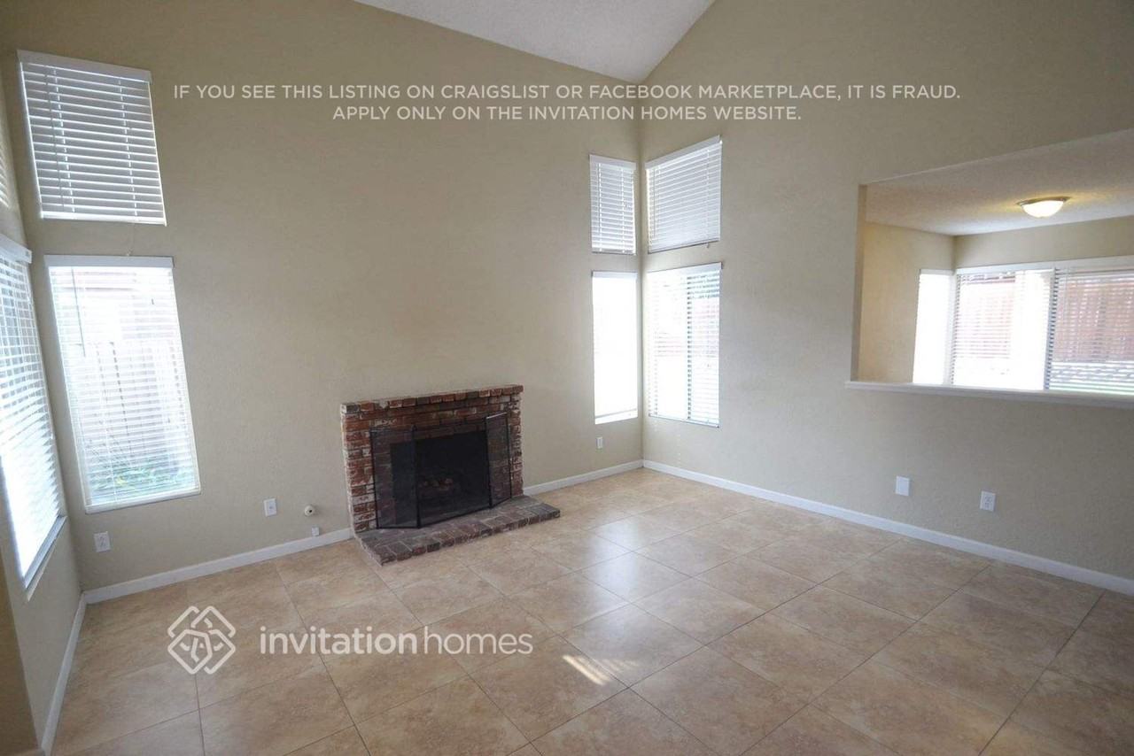 16371 Hazelwood Ct - Photo 4 of 10