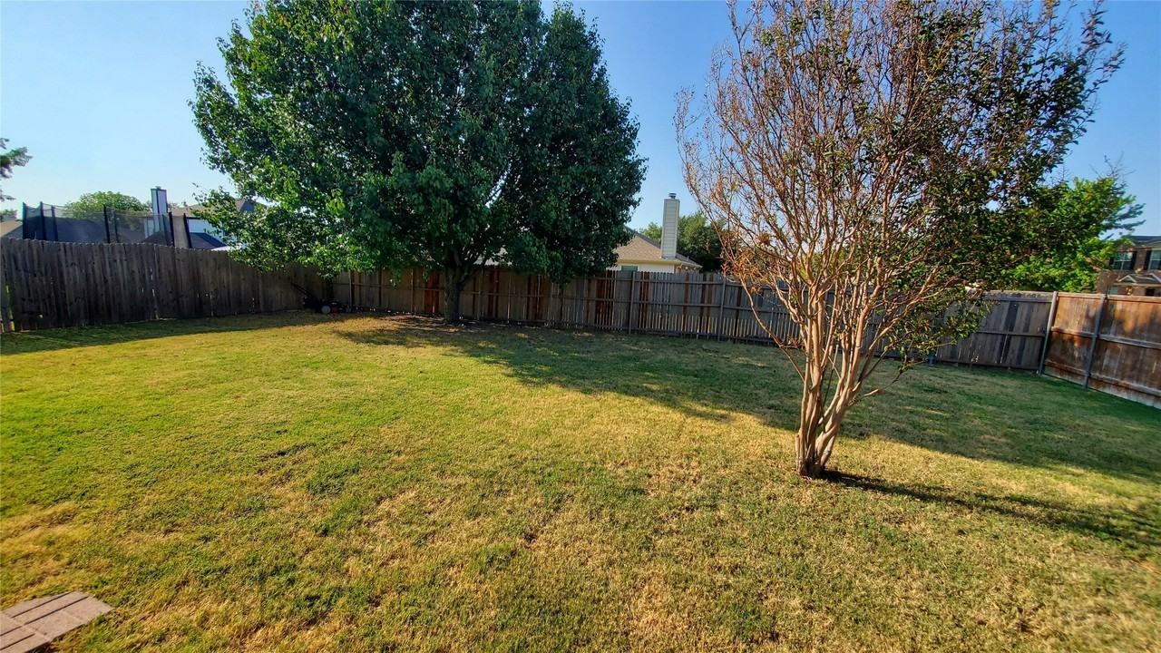 3021 Sawgrass Dr - Photo 2 of 27