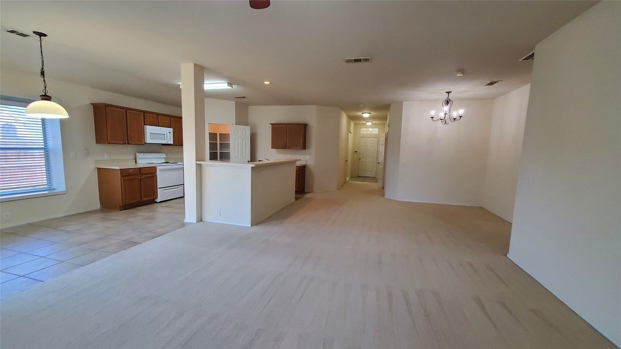 3021 Sawgrass Dr - Photo 6 of 27