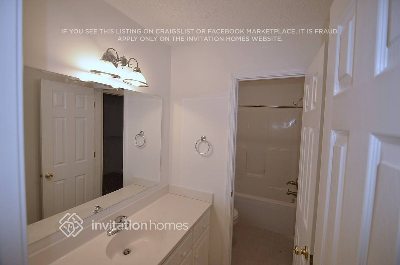 819 Self St - Photo 4 of 6