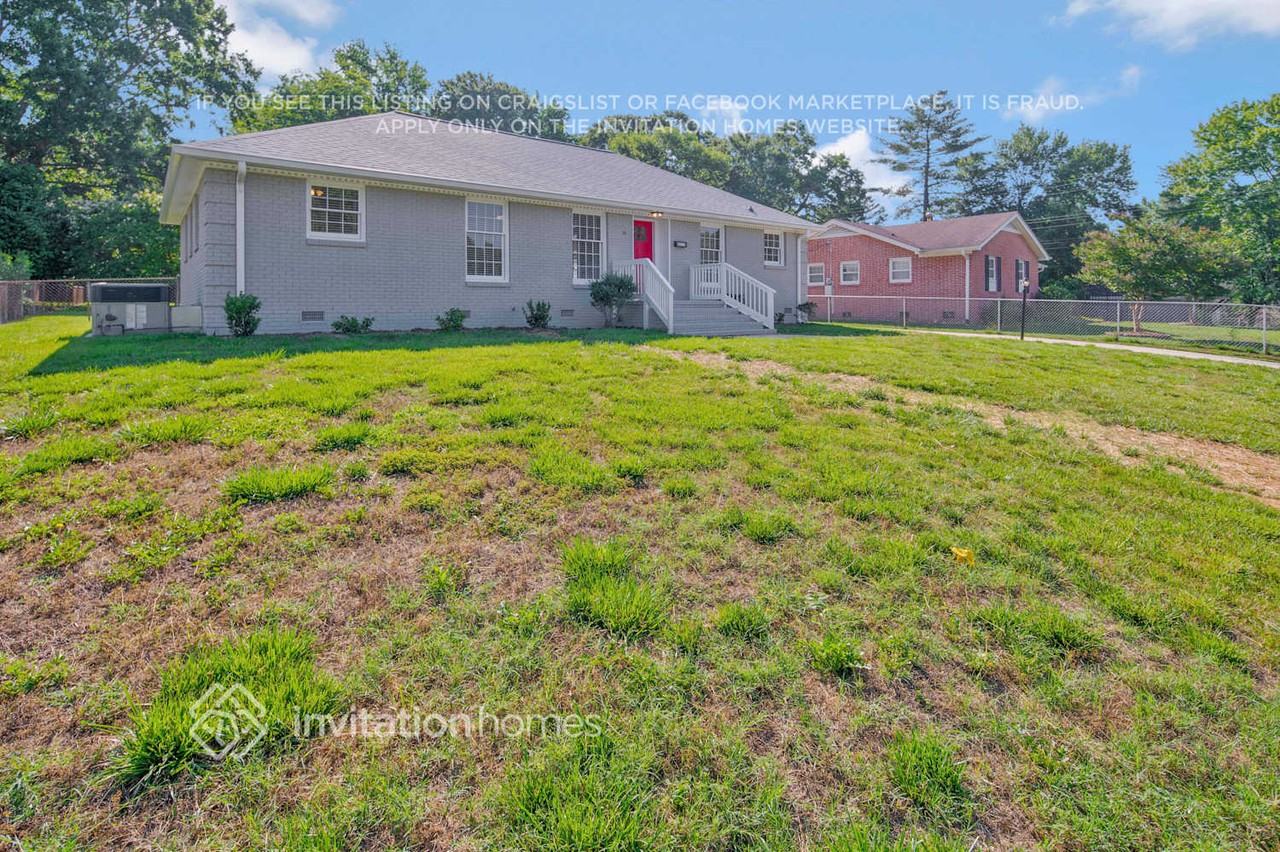 4213 Gladstone Ln - Photo 3 of 26