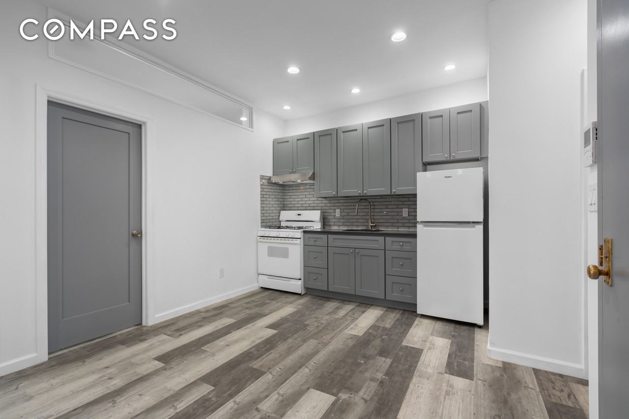 446 W 46th St #2 - Photo 2 of 17