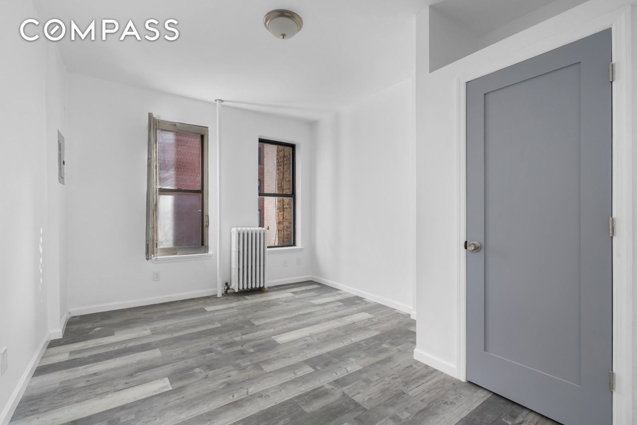 446 W 46th St #2 - Photo 4 of 17