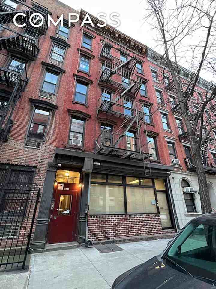 446 W 46th St #2 - Photo 7 of 17