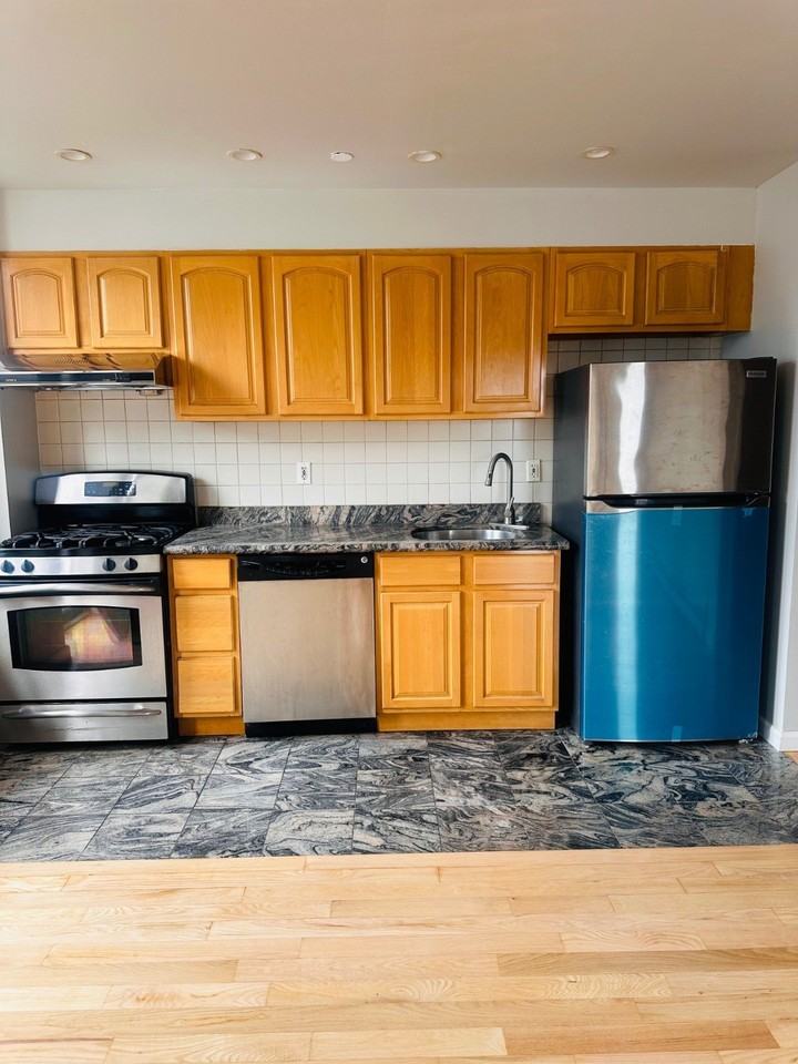 3636 Prince St #11E - Photo 3 of 10