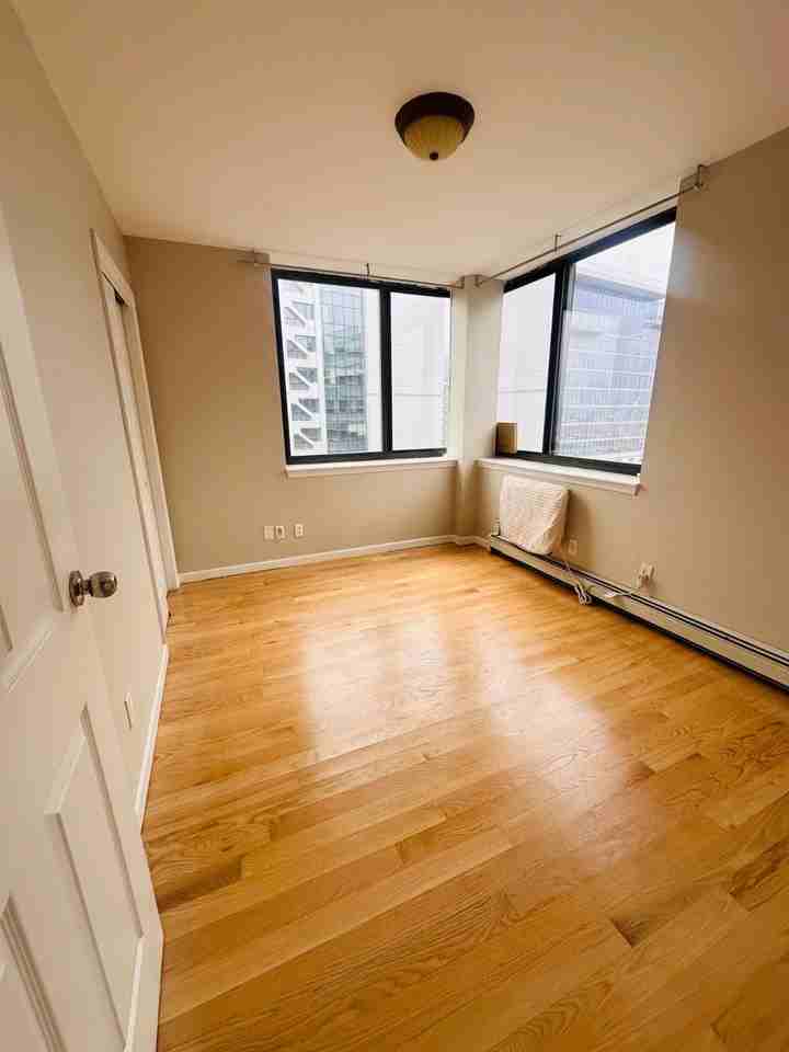3636 Prince St #11E - Photo 5 of 10