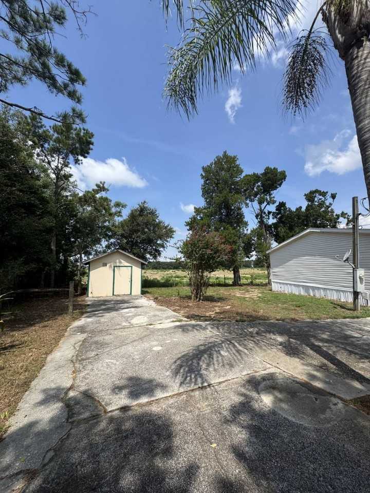 11306 Ewing Dr - Photo 2 of 17