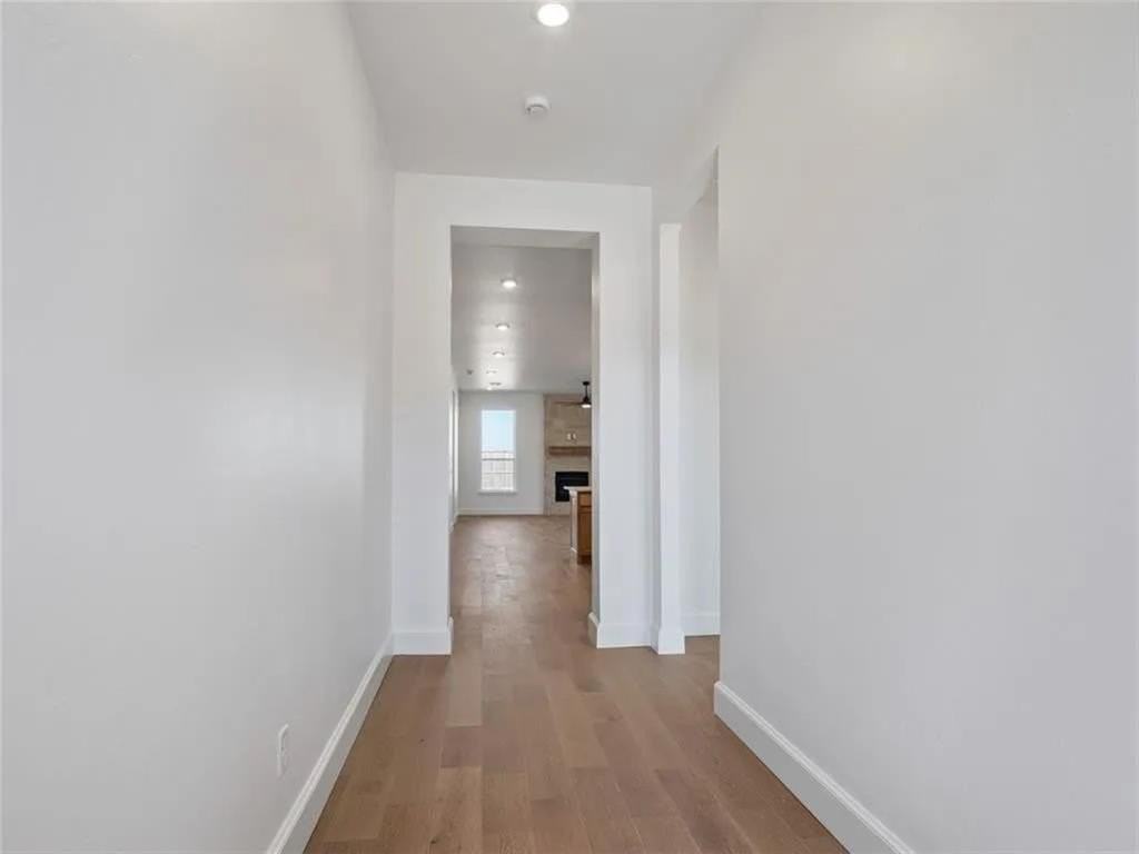 7913 Nw 163rd St - Photo 3 of 15