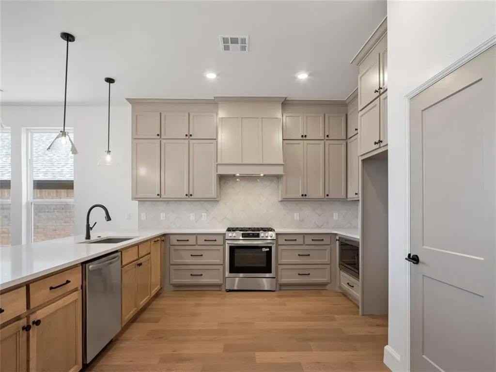 7913 Nw 163rd St - Photo 7 of 15