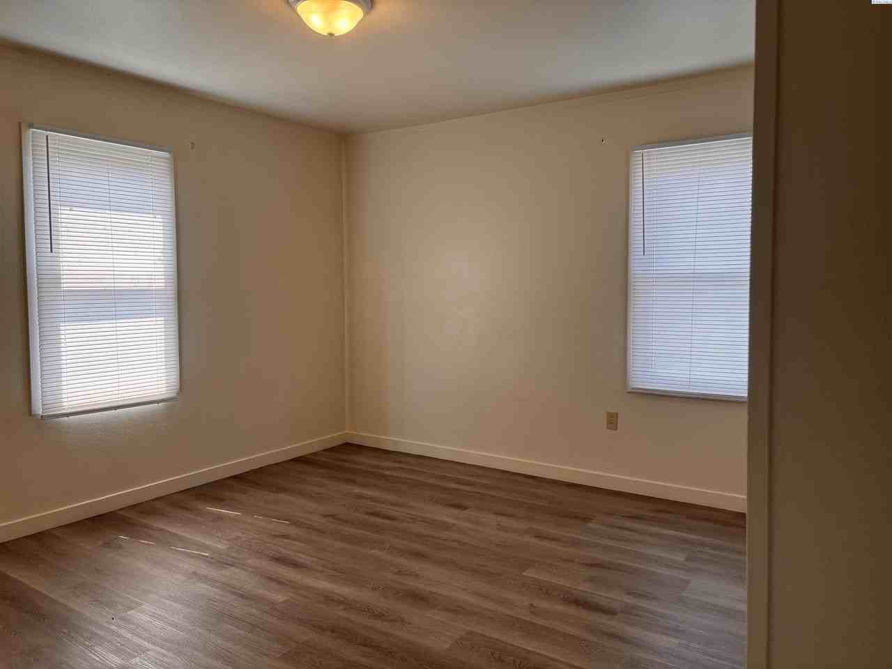 316 Casey Ave - Photo 6 of 10